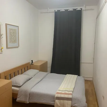 Lovely Bright With Backyard-renovated! *