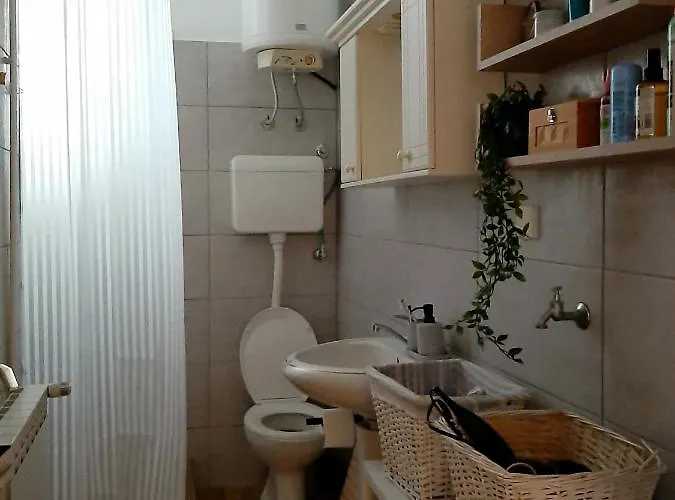 Appartement Lovely Bright With Backyard-renovated! *