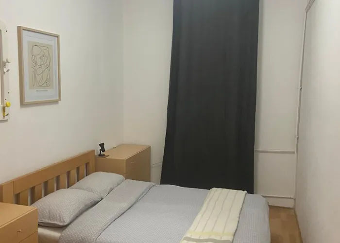 Lovely Bright With Backyard-renovated! *