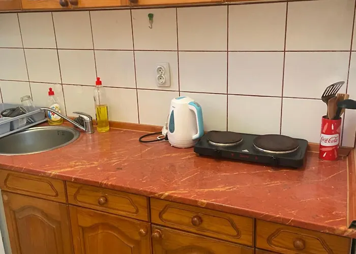 Lovely Bright With Backyard-renovated! *