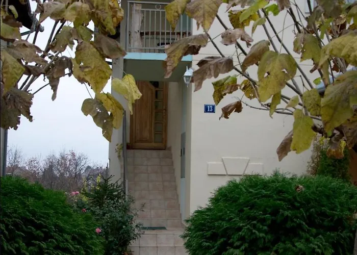 Lovely Bright With Backyard-renovated! Sremska Kamenica